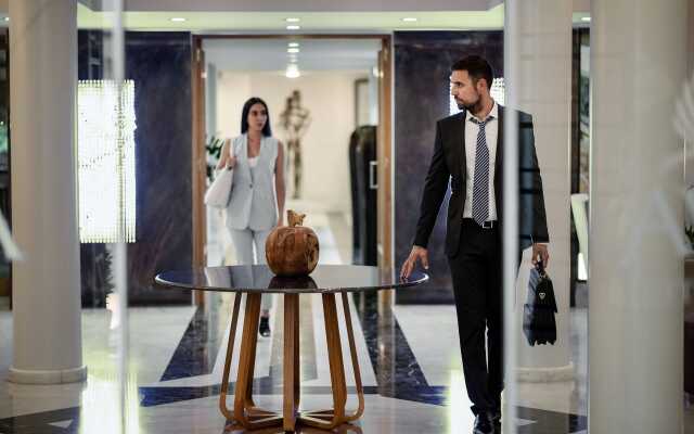 Avra City Boutique Hotel