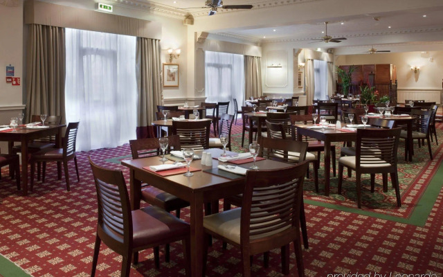 OYO Tong Park Hotel