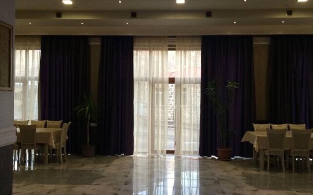 Lara Hotel