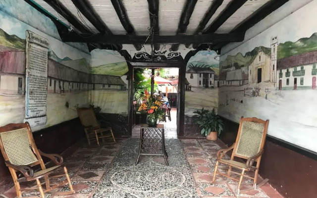 Hosteria Colonial La Cueva de Leo