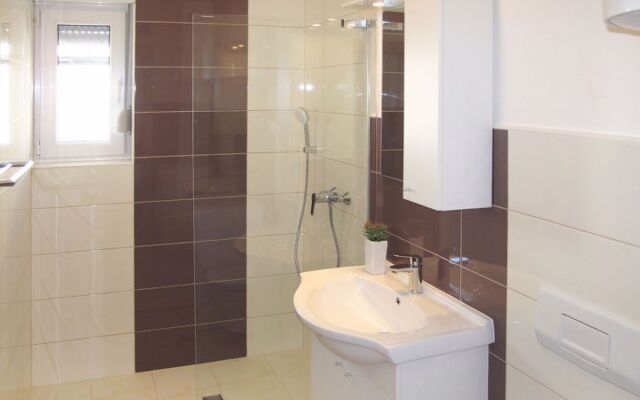 Andjelka (TGR147) 25384