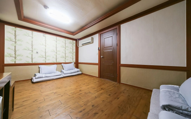 Pohang Jukdo Market L