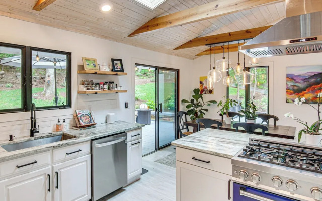 Hendersonville Vacation Rental w/ Private Hot Tub!