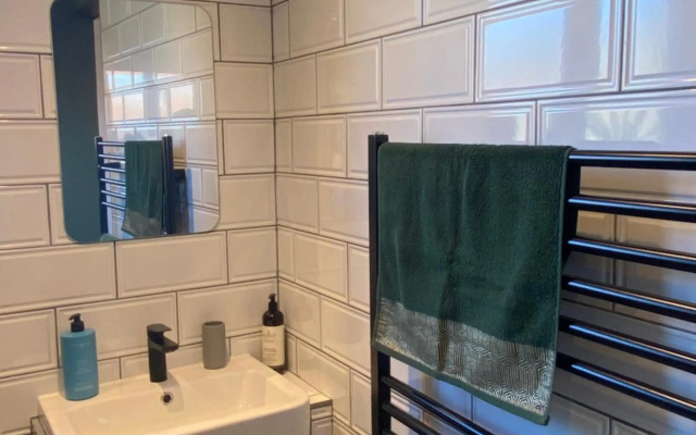 Fig Tree Flat - Recently Renovated