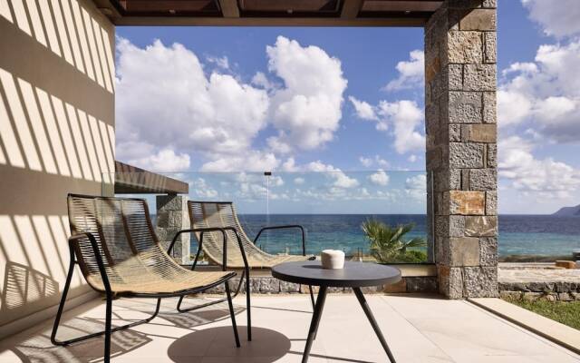 Melitina - Beautiful Waterfront 3 bed Room Villa