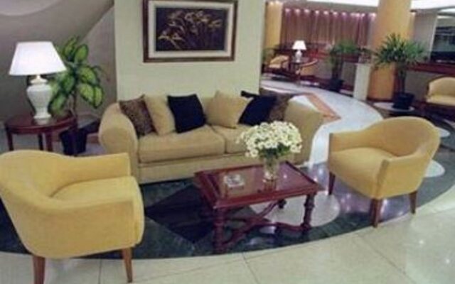 Plaza Real Suites Hotel