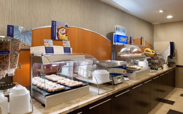 Holiday Inn Express Philadelphia Airport by IHG