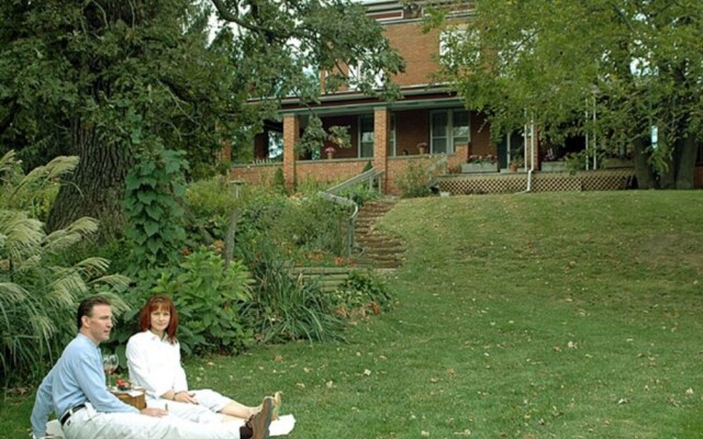 Whispering Pines Bed & Breakfast