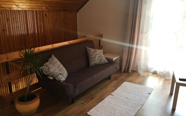 Mella Holiday House