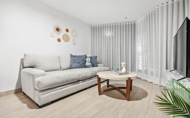 Ocean Park Oasis Steps to Beach Private Parking