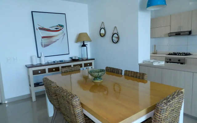 Lujoso Apartamento Frente al Mar
