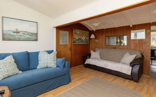 Historic Railway Home - Selsey Seafront