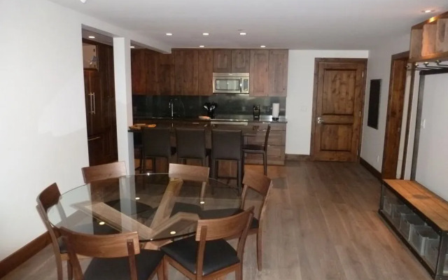 Lionshead Center Condominiums