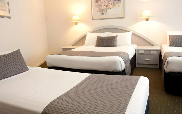 Adelaide Royal Coach