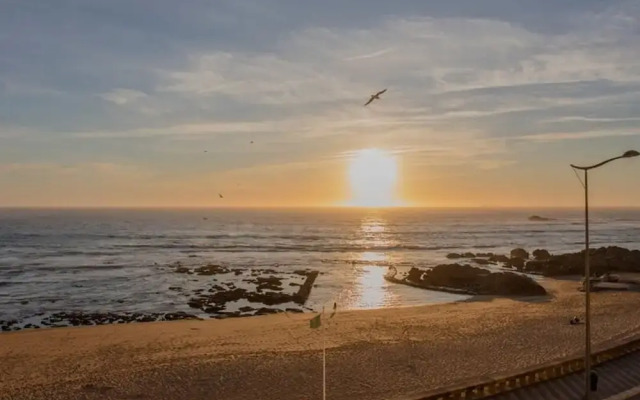 Liiiving in Porto Luxury Beachfront Apartment II