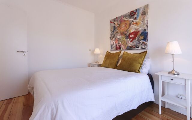 Typical Mouraria by Homing