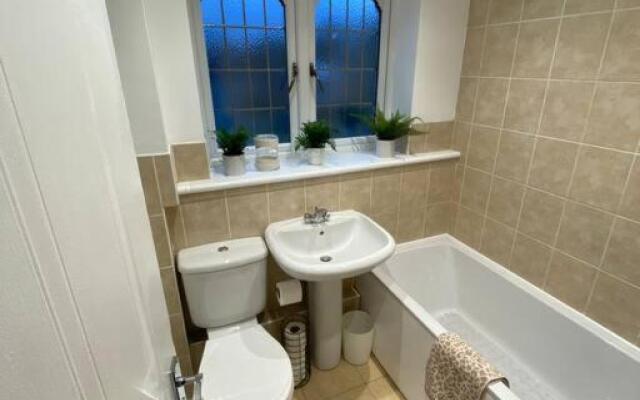 Lovely family home, 5 minutes from the beach
