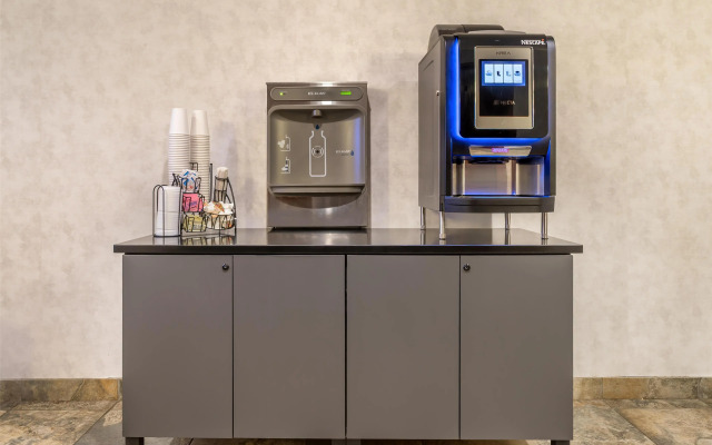 Best Western Plus Service Inn & Suites