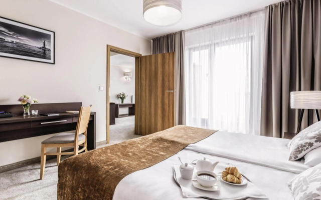 Mercure Wiazowna Brant