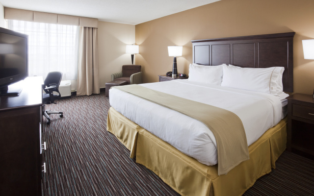 Holiday Inn Express & Suites Willmar by IHG