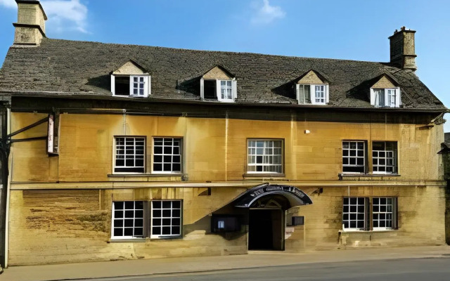 Noel Arms Hotel