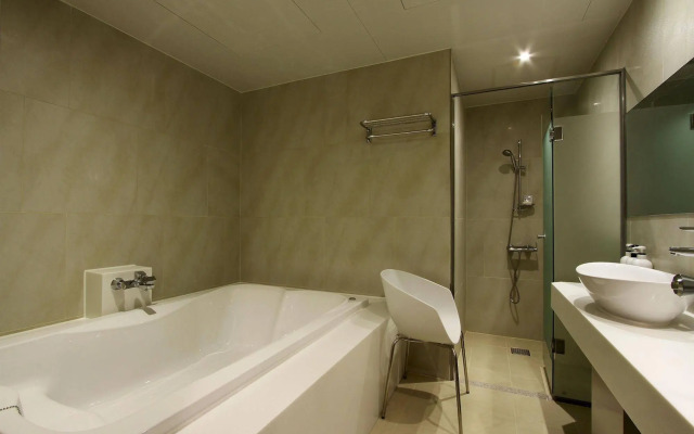 Bando Tourist Hotel