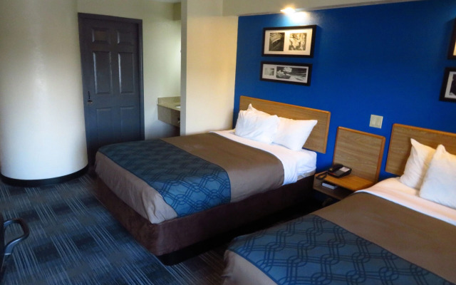 Rodeway Inn Austell Six Flags