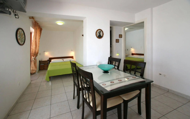 Kapetanos Rooms
