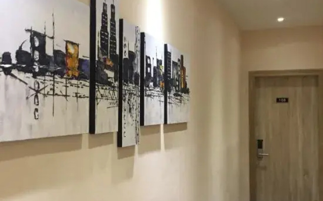 Yangchun Xinyue Hotel