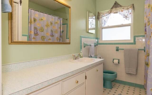 AM Beach Place Unit 4