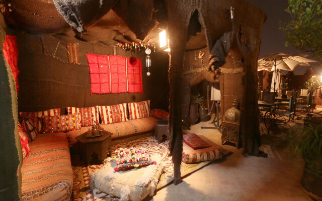 Riad La Porte Rouge By La Siredrah