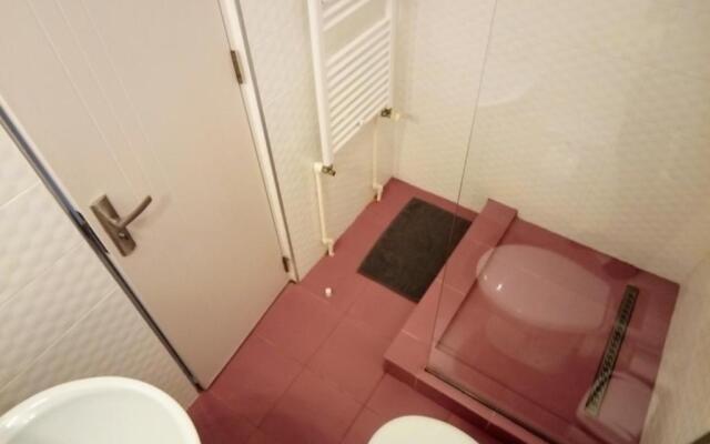 Central Guesthouse Bucharest - Adults Only