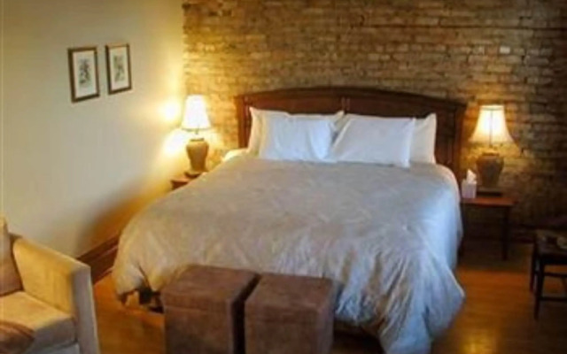 Old Chicago Inn