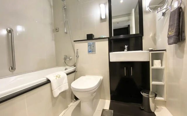 Marco Polo - Chic Studio with Balcony and Spa, Canal Views