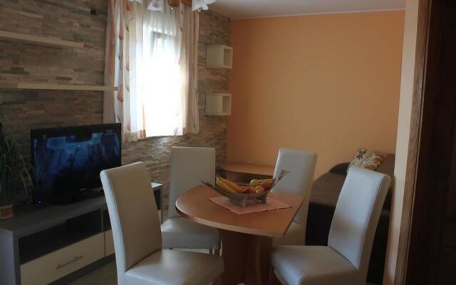Apartments Dernaj