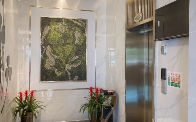 Vienna 3 Good (Shanghai Fengxian New Siping Highway Store)