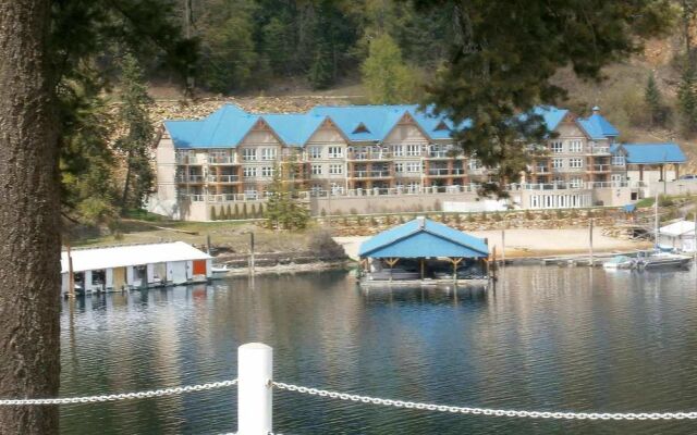 Kaslo Bay Condominium