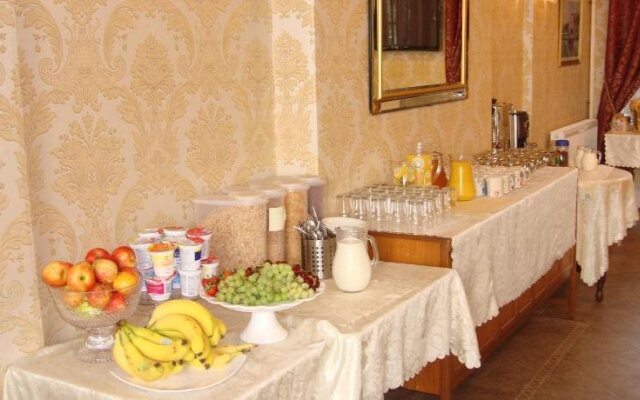 Yellow Mountain Hotel