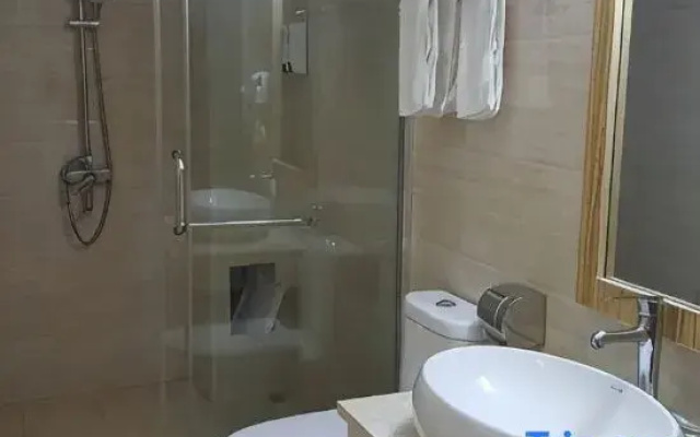 Mengzi Wolong Hotel