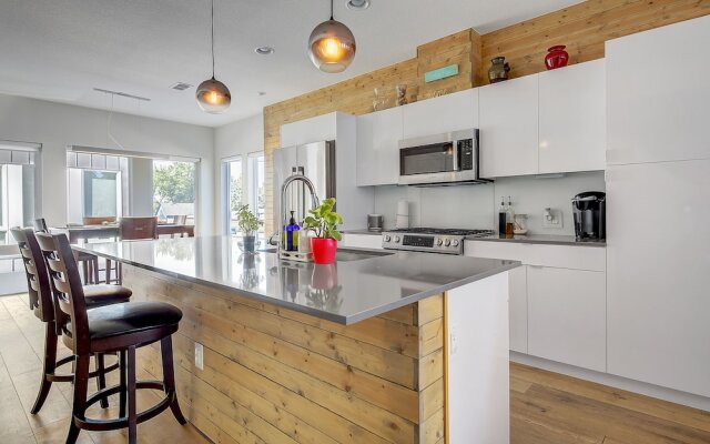 Sleek Modern Townhome in Heart of Denver