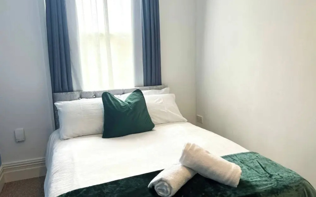 Spacious Haven Near The University of Leicester