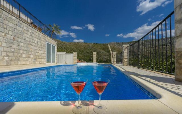 Villa Sana Via