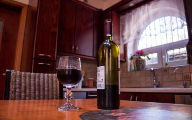 Evelina's Country House