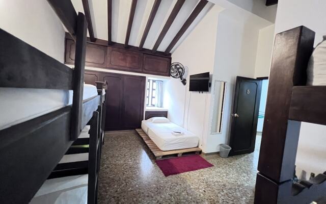 Green Door Boutique - Hostel