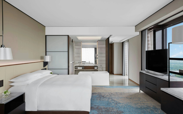 Shanghai Marriott Hotel Pudong South – Guest Rooms – Shanghai