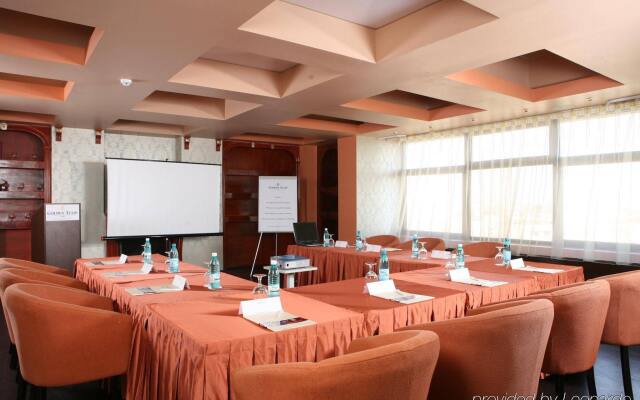 Holiday Inn Bucharest - Times