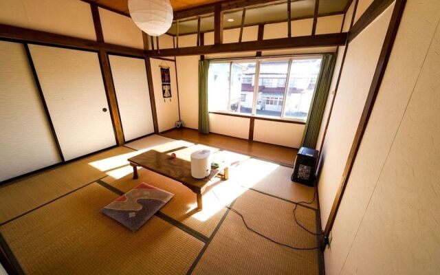 Guesthouse Asobi Factory - Hostel