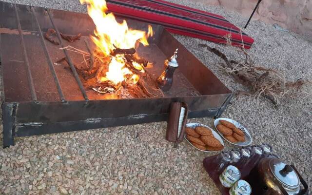 Wadi Rum castle camp