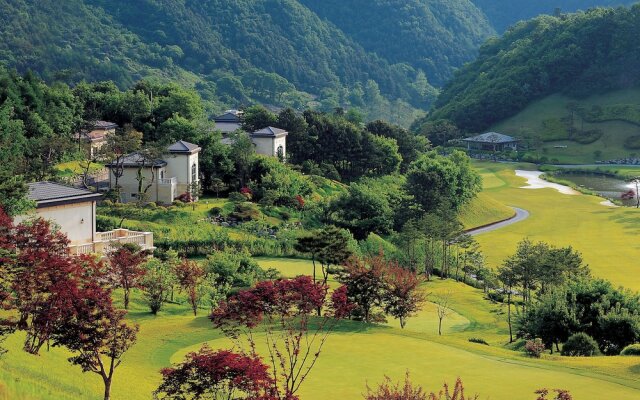 Crystal Valley CC - Golden Village