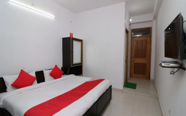 Oyo 27741 Incredible Palace